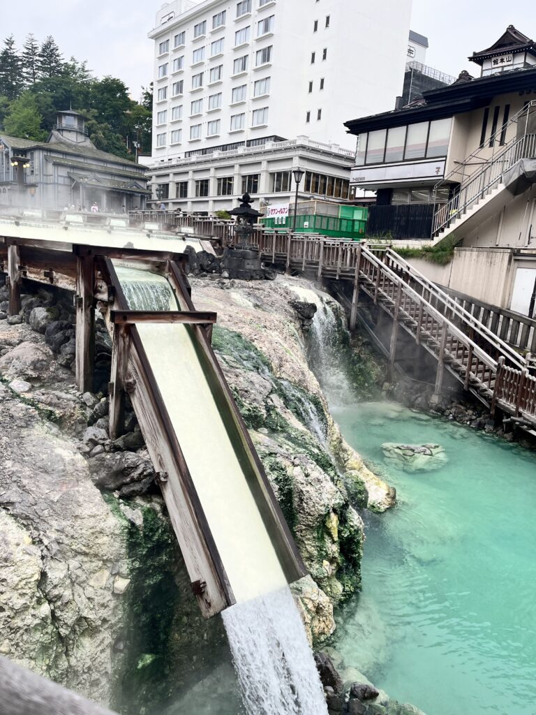 草津温泉　ホテルヴィレッジ　湯畑まで